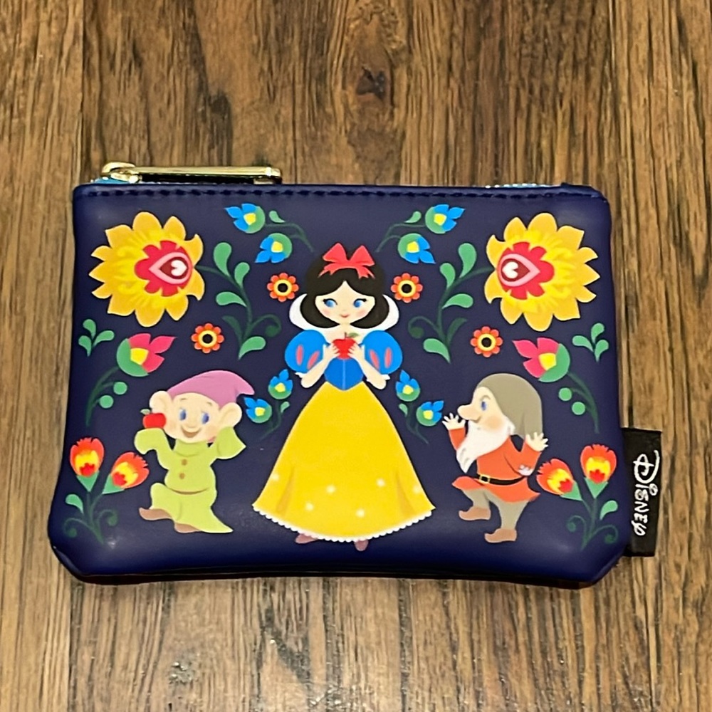 Loungefly Disney Snow White and Seven Dwarfs Cardholder NWT